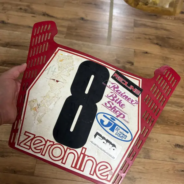 Thomas Görings Plate mit der Nummer 8 aus dem Jahr 1986