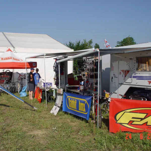 Die mobile Rabbit BMX Verkaufsstation war häufig zentraler Anlaufpunkt bei den Veranstaltungen