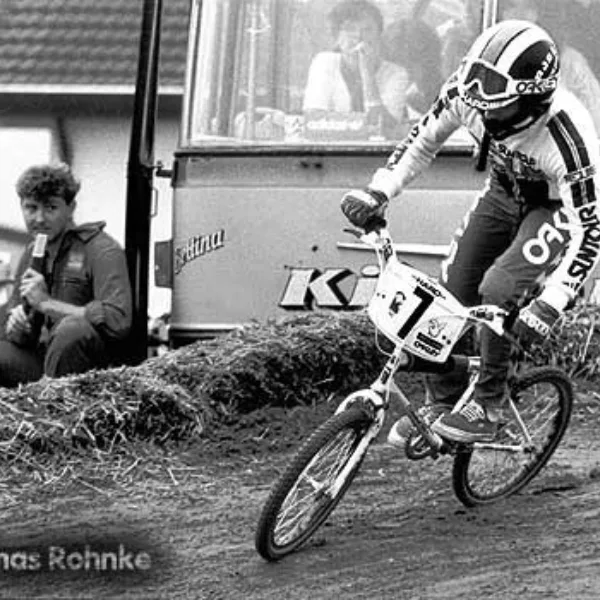 Ivi mit Hall of Famer Aris (links) am Mikro