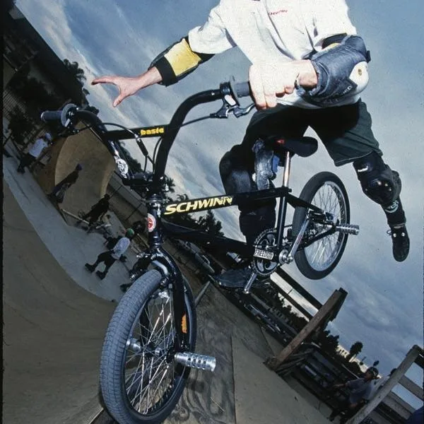 Nosepick trickery in Moreno Valley, 1995