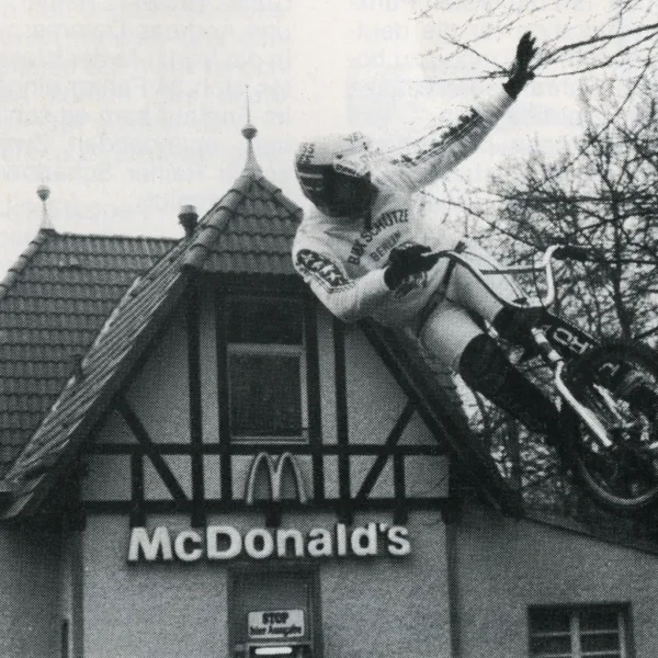 Aus American Sports 4/1985