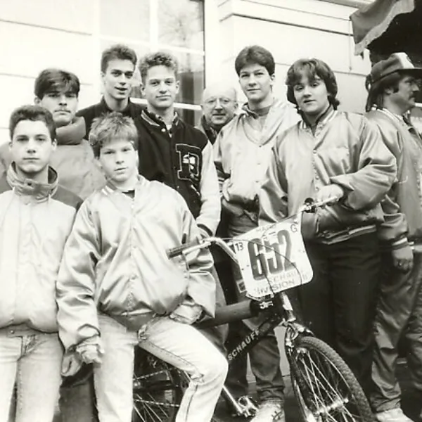 Schauff Racing Team mit Hans in der Mitte und Jürgen Gemein ganz rechts. 1989