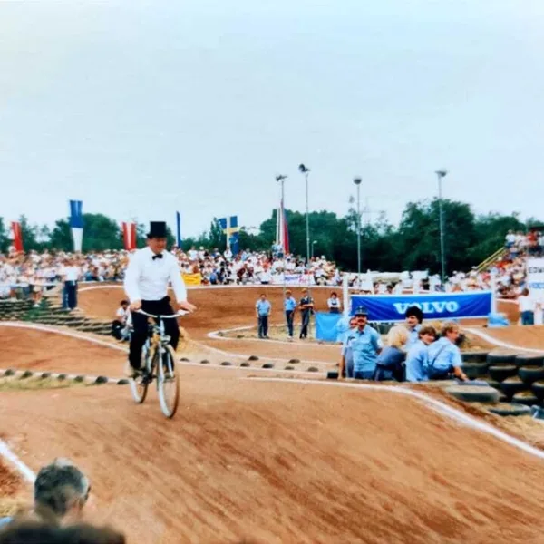 Mit dem Zylinder bei der EM 1986