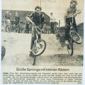 Zeitungsartikel aus Bremen-Grohn mit Andreas Teichreber und Kai Jesse – Im Hintergrund zwischen den Beiden steht Fred Rennemüller