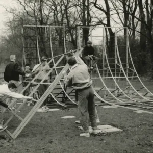 Bau der Halfpipe im Jugendpark