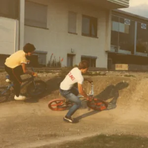 Rainer vor Matthias Schönleber auf der BMX-Bahn in Magstadt 1983